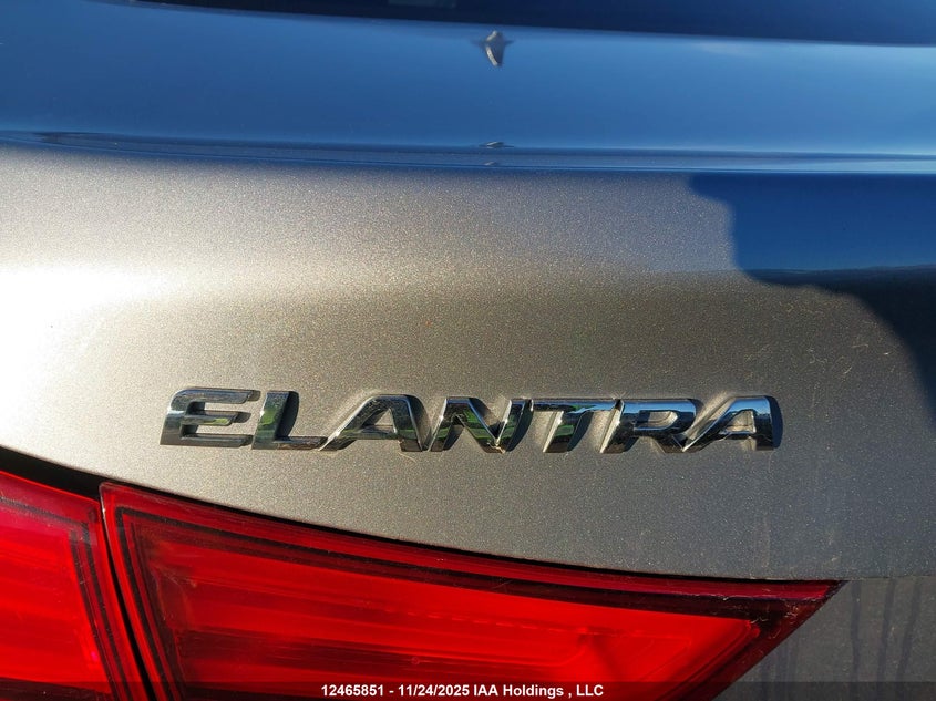 2015 Hyundai Elantra Se/Sport/Limited VIN: 5NPDH4AE4FH626531 Lot: 12465851