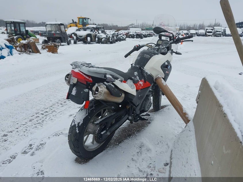 WB1018800BZZ02594 2011 BMW G 650 photo no. 4