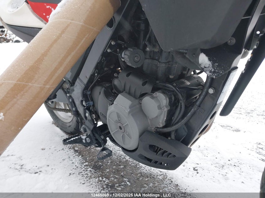 WB1018800BZZ02594 2011 BMW G 650 photo no. 8
