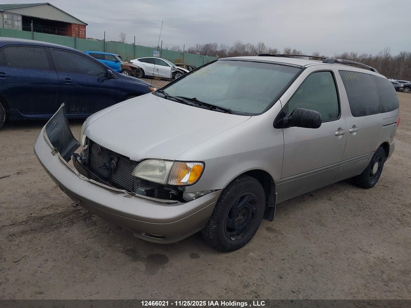 4T3ZF13C12U496720 2002 TOYOTA SIENNA photo no. 2