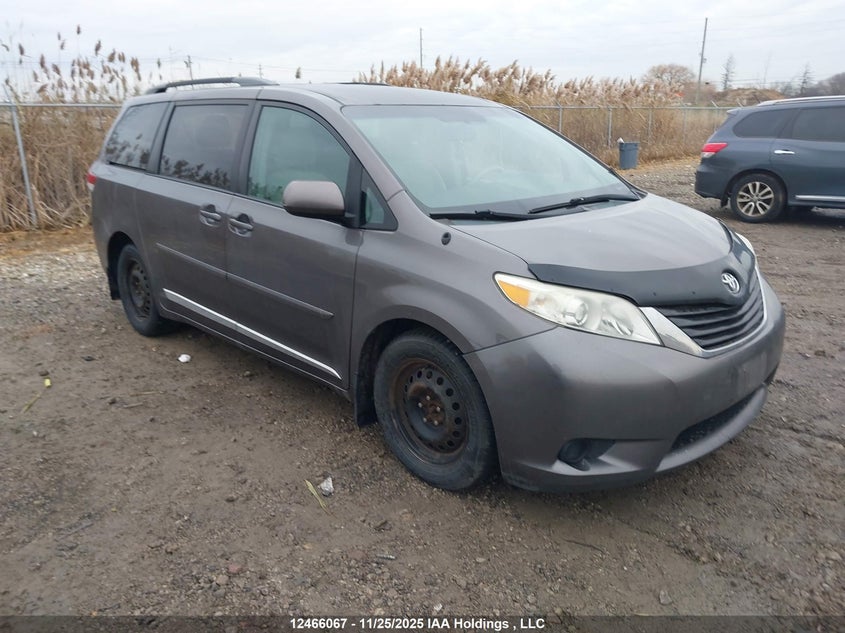 5TDKK3DC4DS355877 2013 Toyota Sienna auction photo 1