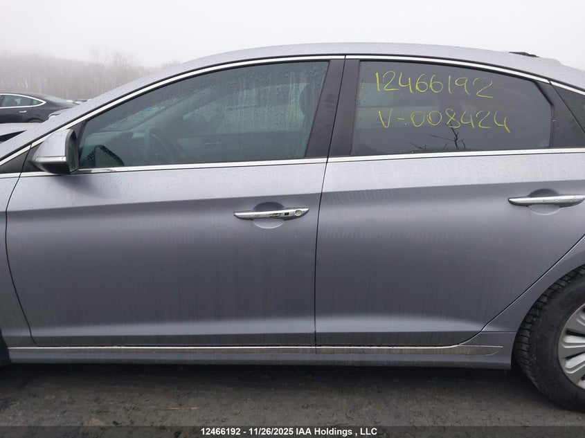2016 Hyundai Sonata Hybrid Hybrid VIN: KMHE24L18GA008424 Lot: 12466192