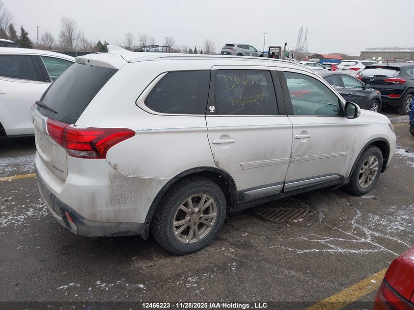 JA4AZ2A39HZ606459 2017 MITSUBISHI OUTLANDER photo no. 4