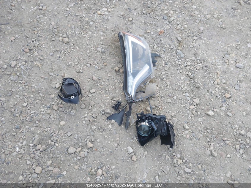 2018 Toyota Rav4 Le VIN: 2T3BFREV1JW788882 Lot: 12466257