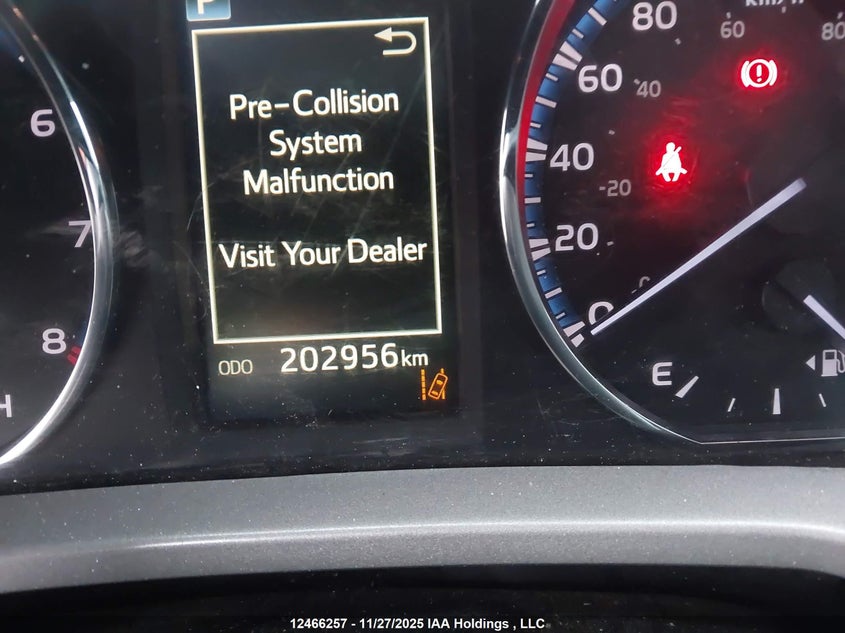 2018 Toyota Rav4 Le VIN: 2T3BFREV1JW788882 Lot: 12466257