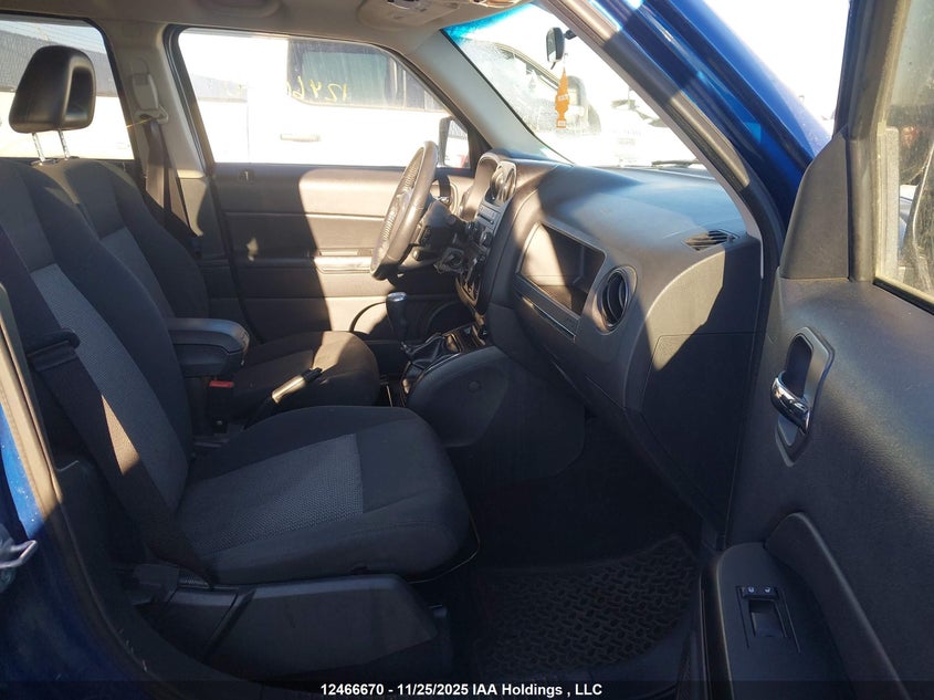 1J4FT28B99D230378 2009 JEEP LIBERTY (PATRIOT) photo no. 5