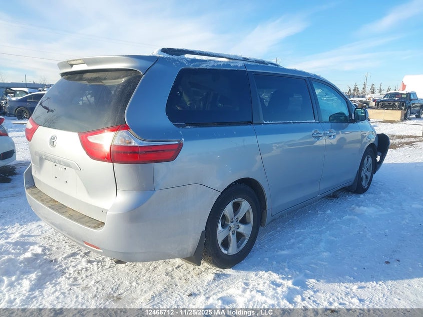5TDKK3DC2FS686637 2015 TOYOTA SIENNA photo no. 4