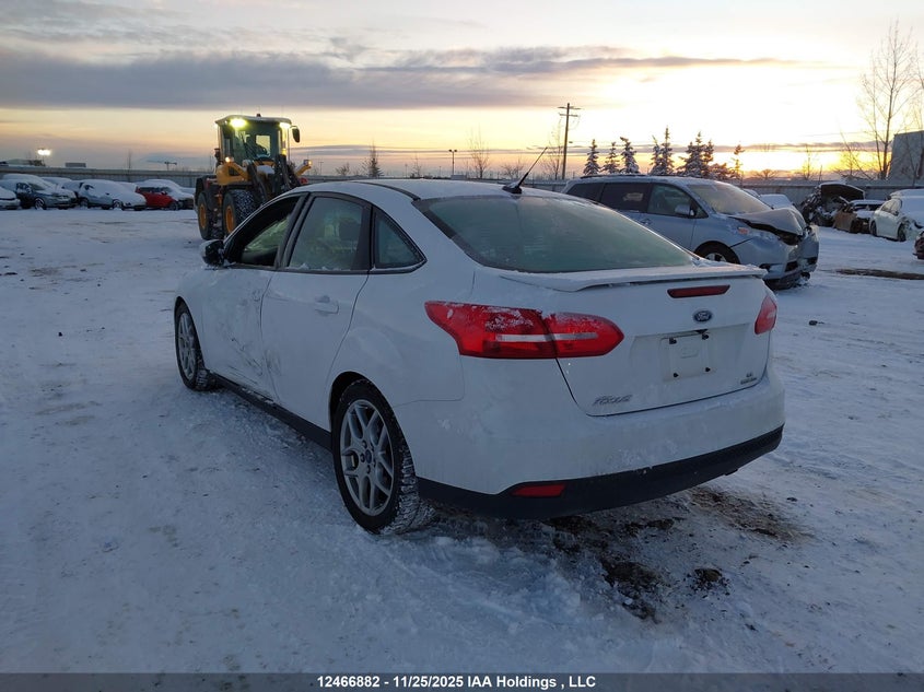 1FADP3F27FL271545 2015 FORD FOCUS photo no. 3