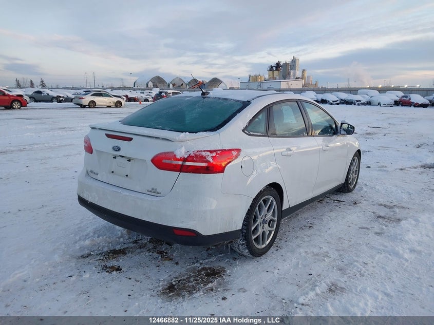 1FADP3F27FL271545 2015 FORD FOCUS photo no. 4