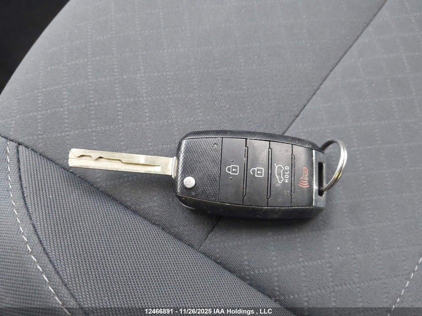 5XYPGDA37GG040039 2016 KIA SORENTO photo no. 11