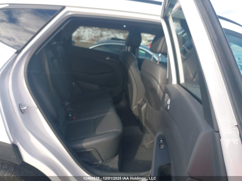 KM8J3CA2XGU187503 2016 HYUNDAI TUCSON photo no. 8