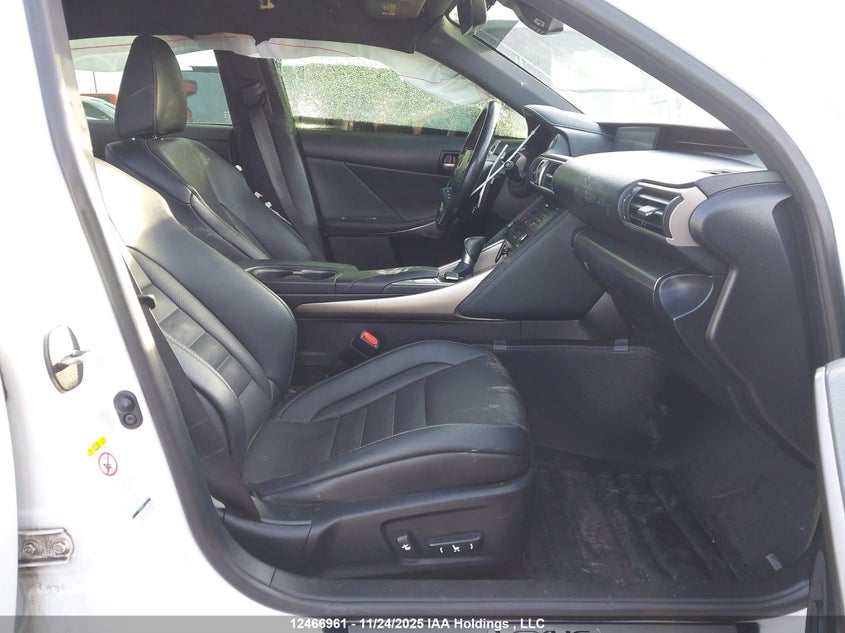 JTHCE1D21H5013210 2017 LEXUS IS photo no. 5