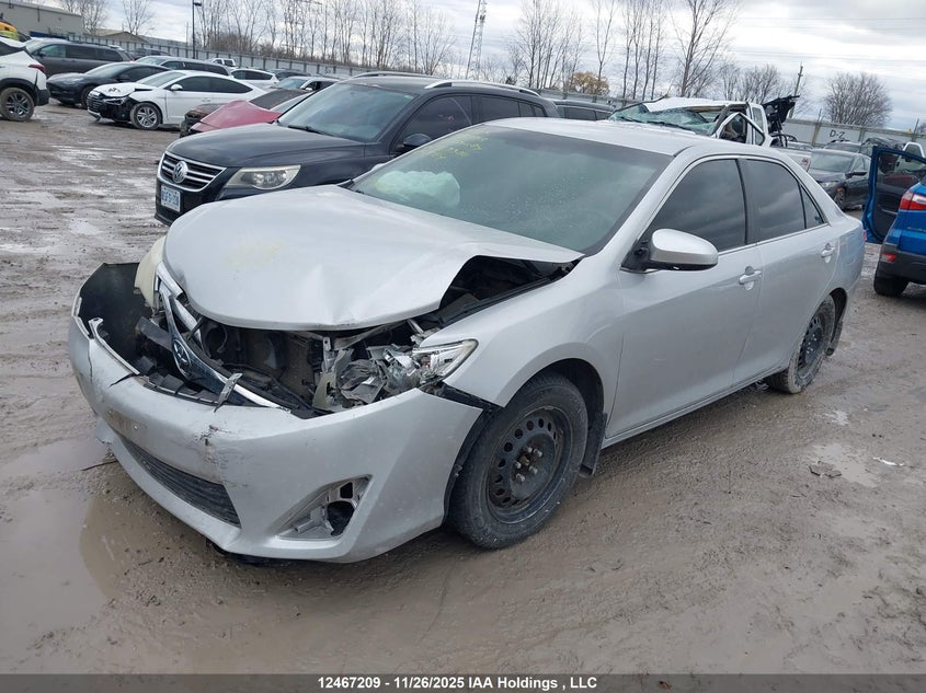 4T1BF1FK3EU763700 2014 TOYOTA CAMRY photo no. 2