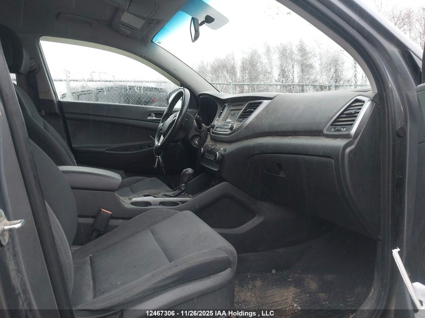 KM8J3CA49HU492123 2017 HYUNDAI TUCSON photo no. 5