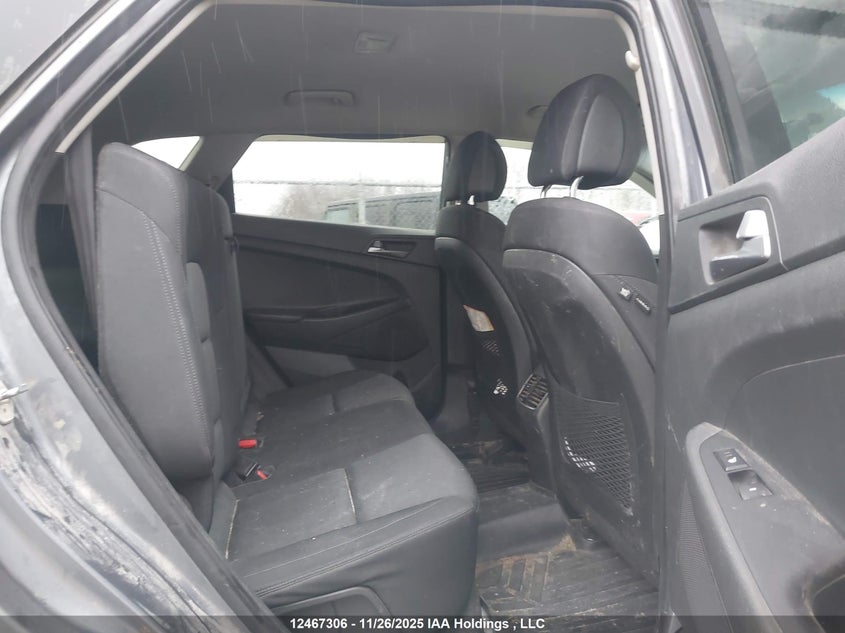 KM8J3CA49HU492123 2017 HYUNDAI TUCSON photo no. 8