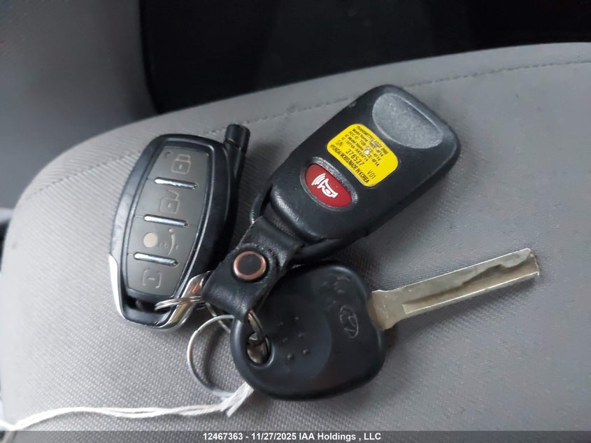 KMHCU4AE3GU022169 2016 HYUNDAI ACCENT photo no. 11