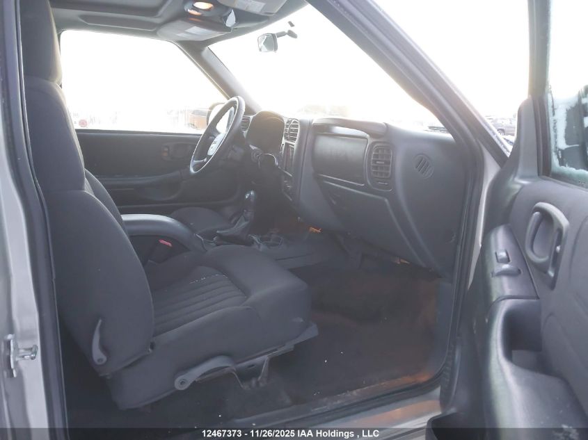 1GKCT18X85K109639 2005 GMC JIMMY photo no. 5