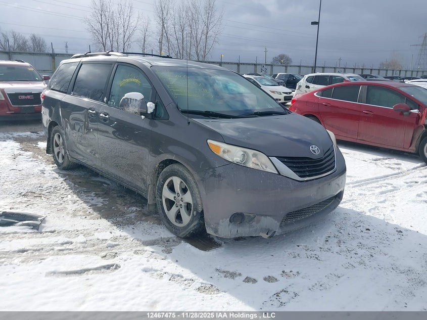 5TDKK3DC6BS029432 2011 Toyota Sienna Le auction photo 1