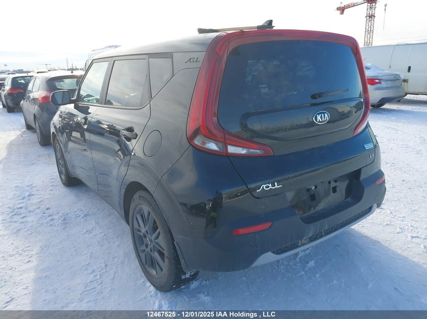KNDJ33AU1M7787925 2021 KIA SOUL photo no. 3