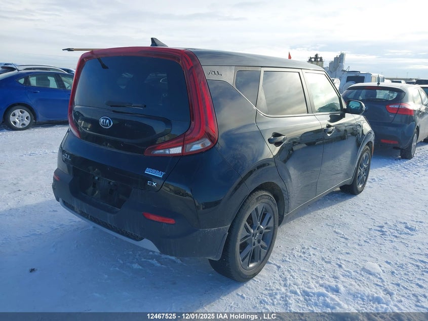 KNDJ33AU1M7787925 2021 KIA SOUL photo no. 4