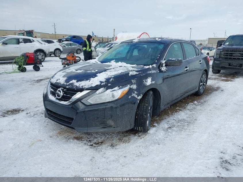 1N4AL3AP1HN338469 2017 NISSAN ALTIMA photo no. 2