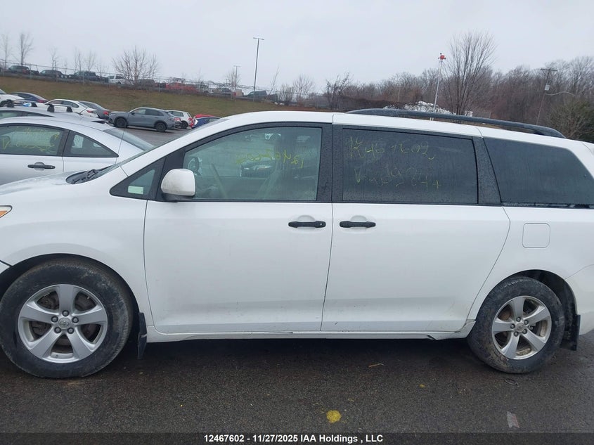 5TDZK3DC1CS269844 2012 TOYOTA SIENNA photo no. 14