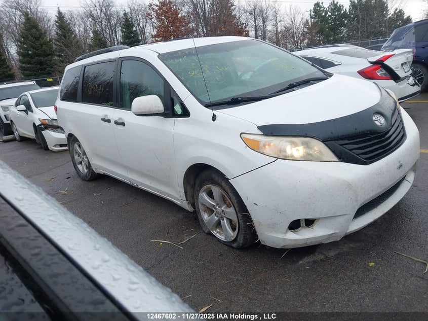 5TDZK3DC1CS269844 2012 Toyota Sienna V6 7 Passenger auction photo 1