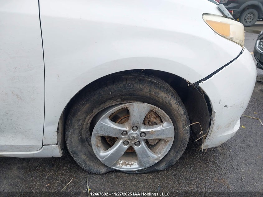 5TDZK3DC1CS269844 2012 TOYOTA SIENNA photo no. 6