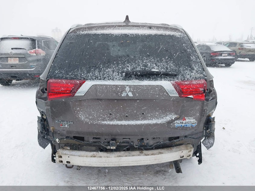 JA4J24A50JZ608026 2018 MITSUBISHI OUTLANDER photo no. 17