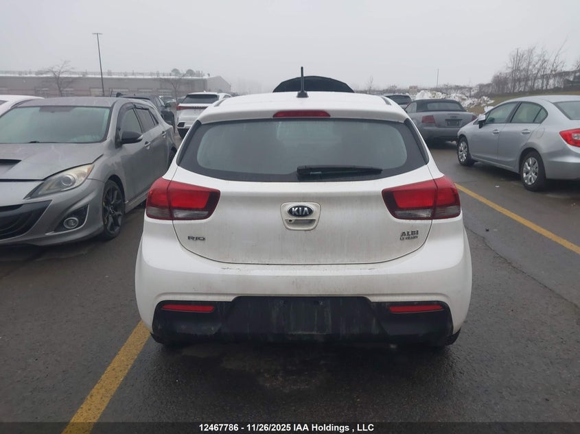 3KPA25AD8ME413858 2021 KIA RIO photo no. 16