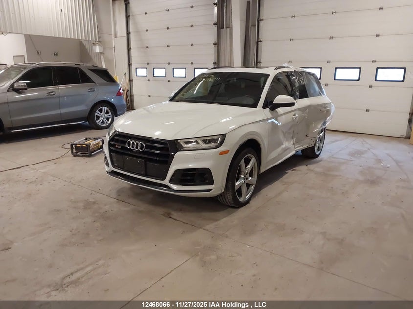 WA1C4AFY4L2032019 2020 AUDI SQ5 photo no. 2