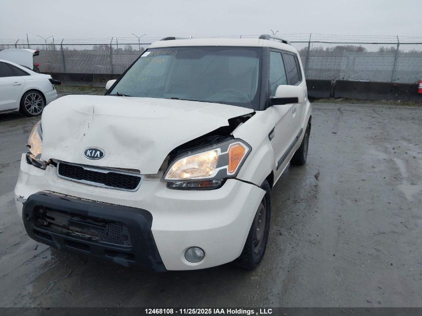 2010 Kia Soul +/!/Sport VIN: KNDJT2A2XA7129203 Lot: 12468108