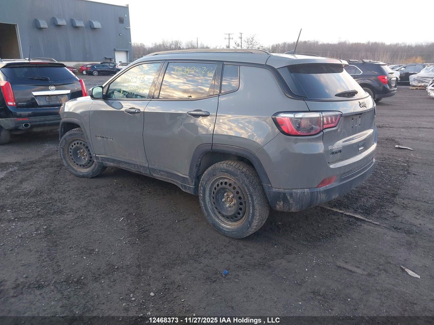 3C4NJDAB5MT569817 2021 JEEP COMPASS photo no. 3