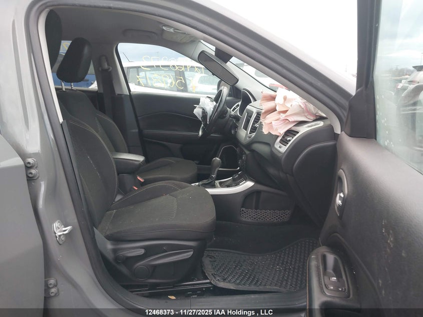 3C4NJDAB5MT569817 2021 JEEP COMPASS photo no. 5