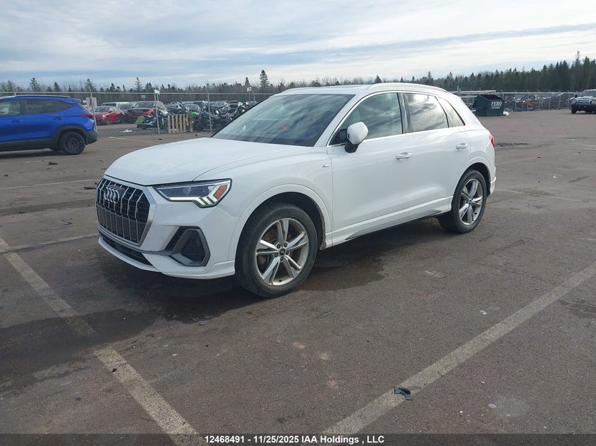 WA1EECF39M1068124 2021 AUDI Q3 photo no. 2