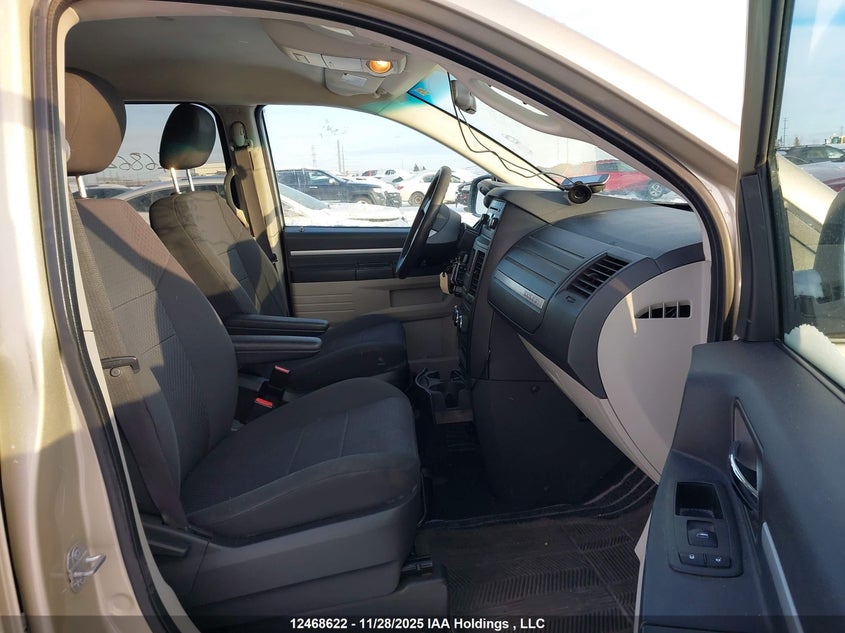 2D4RN4DE8AR224505 2010 DODGE CARAVAN photo no. 5