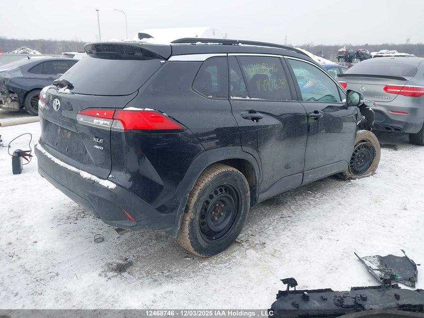 7MUDAABGXPV047628 2023 TOYOTA COROLLA CROSS photo no. 4