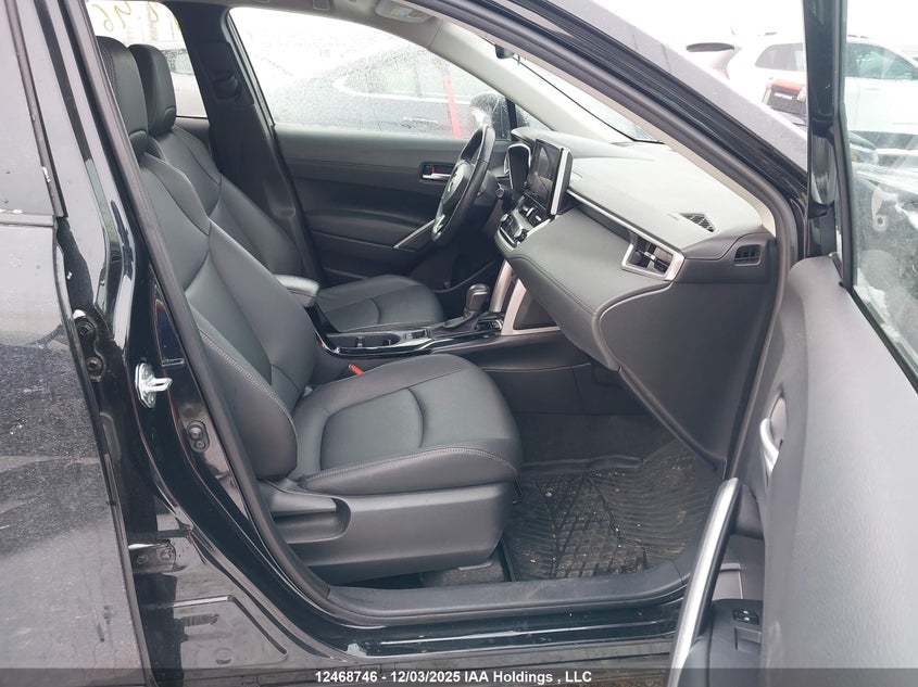 7MUDAABGXPV047628 2023 TOYOTA COROLLA CROSS photo no. 5