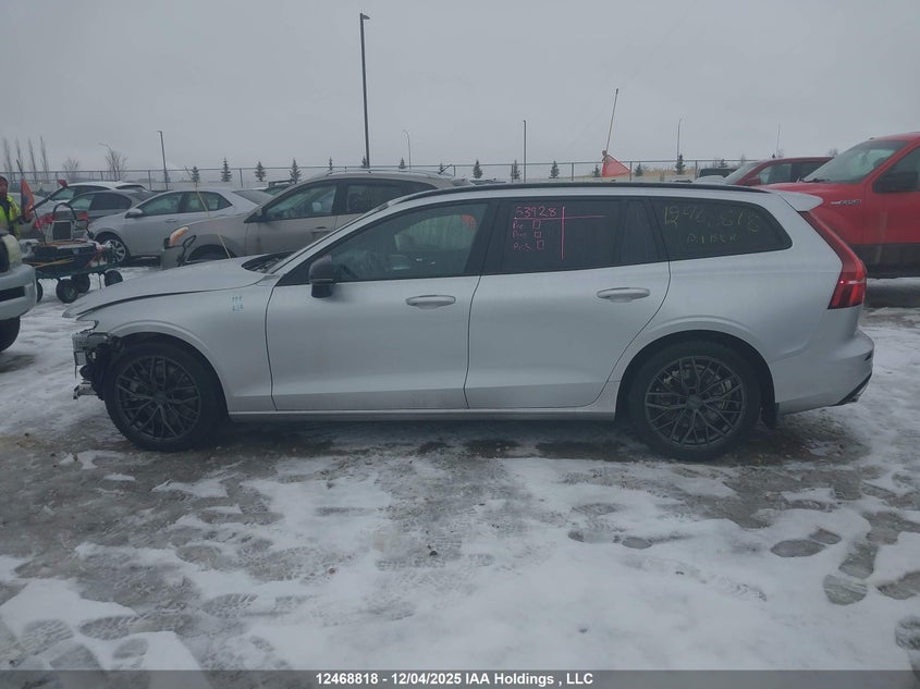 YV1A22SM5M2437345 2021 VOLVO V60 photo no. 14