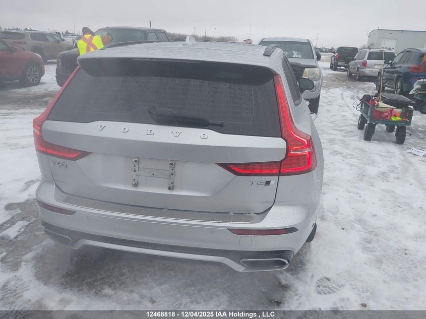 YV1A22SM5M2437345 2021 VOLVO V60 photo no. 16