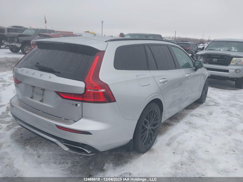 YV1A22SM5M2437345 2021 VOLVO V60 photo no. 4