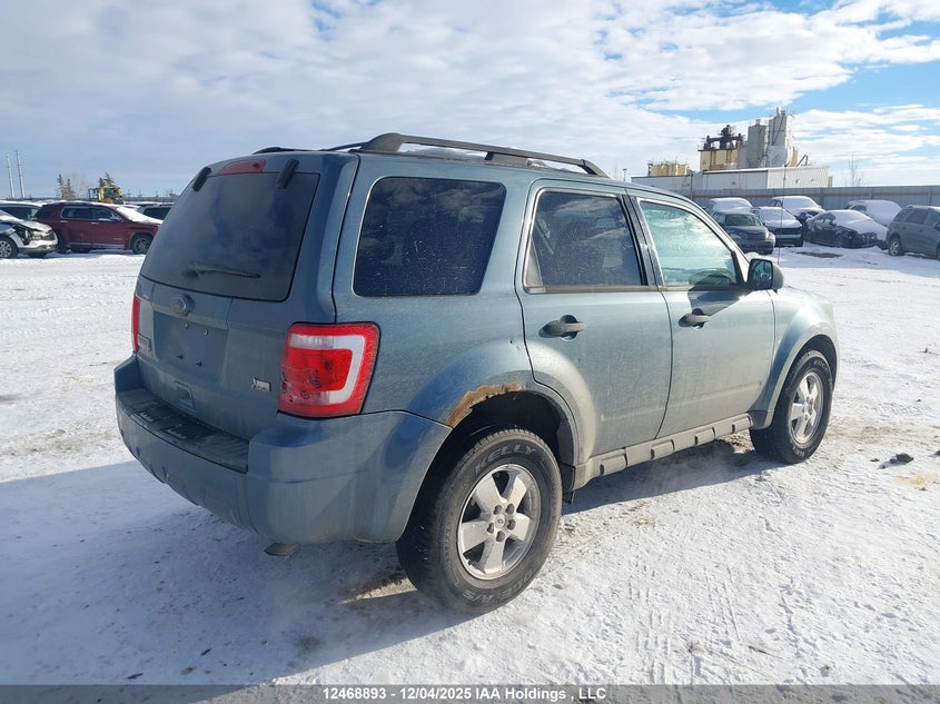 1FMCU9DG5BKC26972 2011 FORD ESCAPE photo no. 4