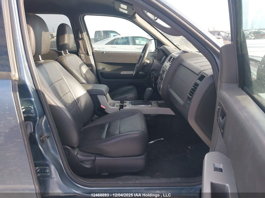 1FMCU9DG5BKC26972 2011 FORD ESCAPE photo no. 5