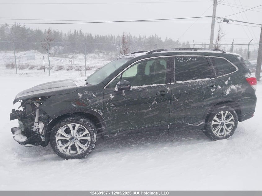 JF2SKEPC4PH450313 2023 SUBARU FORESTER photo no. 2