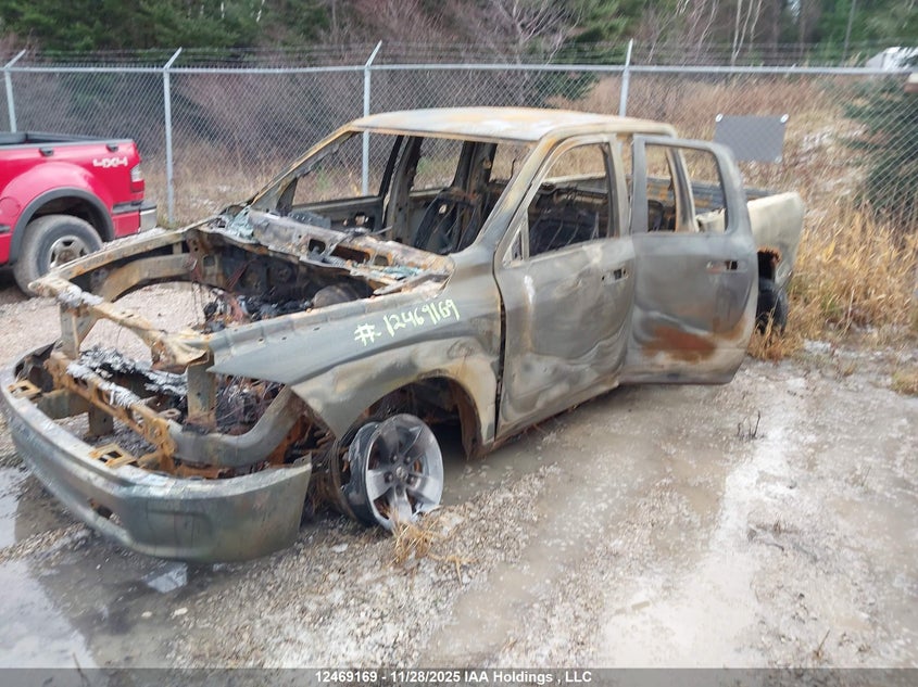 1C6RR7FG1DS613692 2013 RAM 1500 photo no. 2