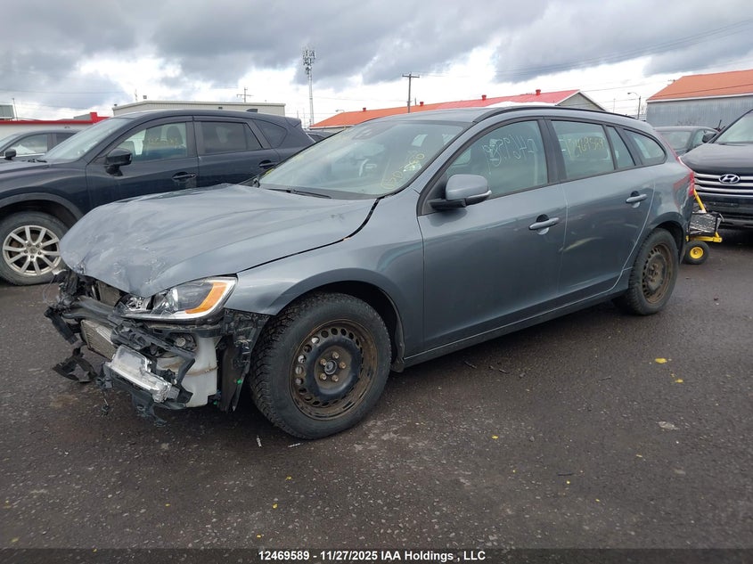 YV149MSLXJ2388490 2018 VOLVO V60 photo no. 2