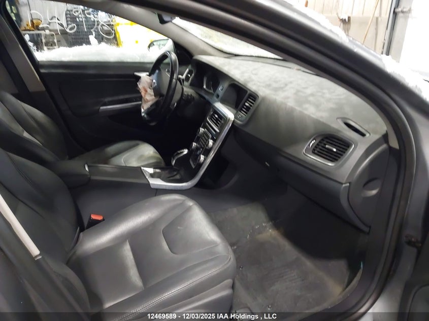 YV149MSLXJ2388490 2018 VOLVO V60 photo no. 5