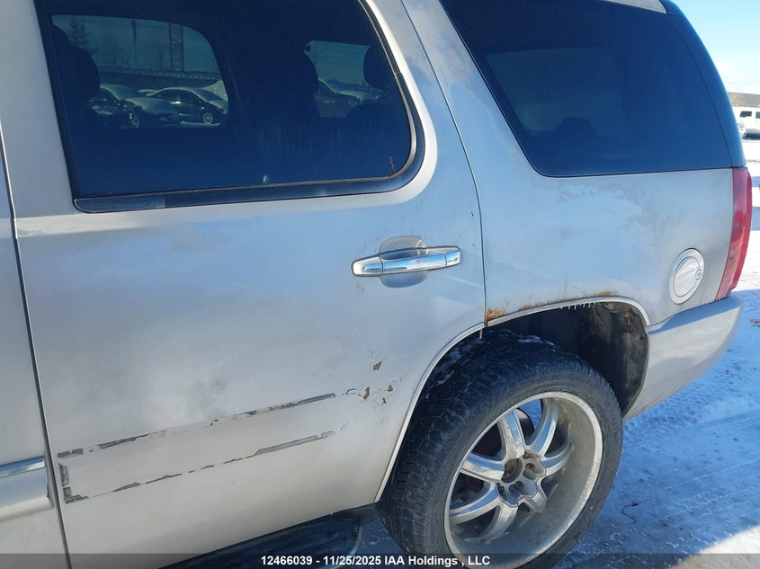 2007 GMC Yukon Denali Denali VIN: 1GKFK63837J135023 Lot: 12466039X