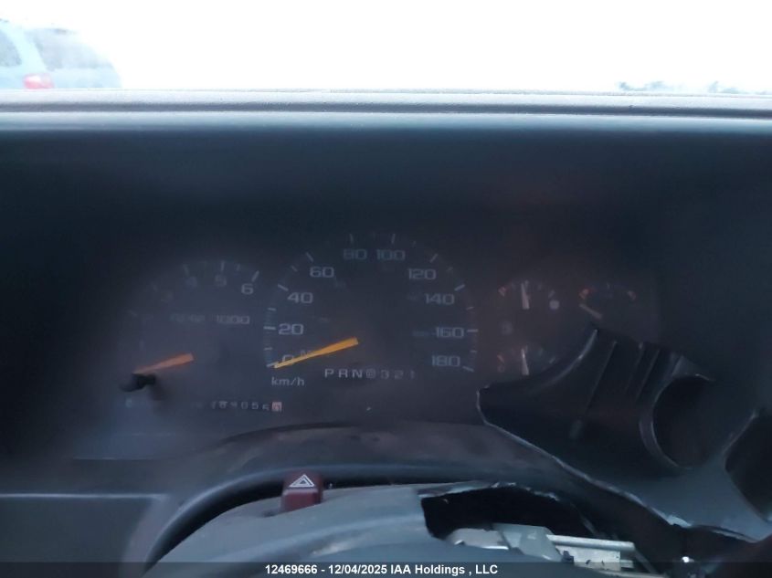 1999 GMC Suburban 2500 Sl/Sle/Slt VIN: 3GKGK26J2XG521056 Lot: 12469666