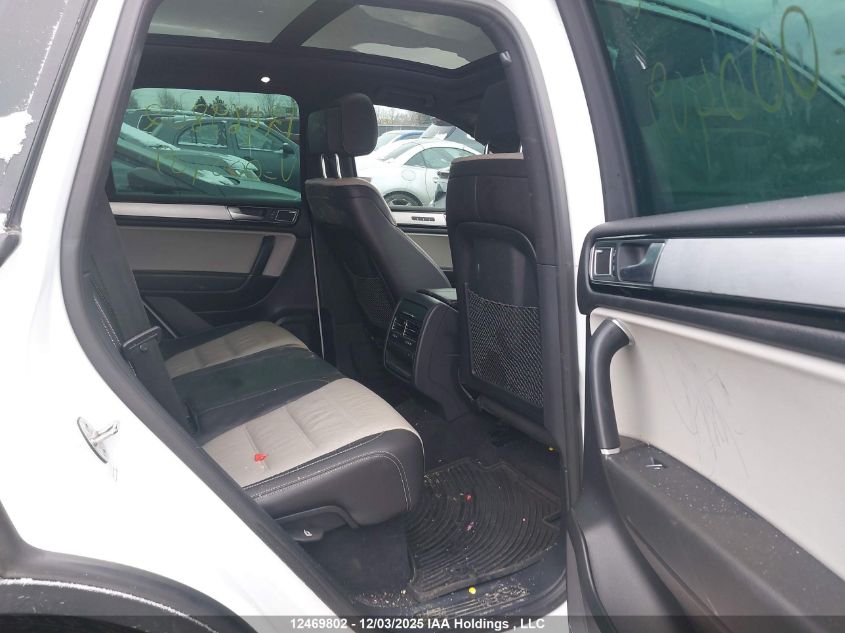 2017 Volkswagen Touareg 3.6L Wolfsburg Edition VIN: WVGRF7BP9HD000409 Lot: 12469802